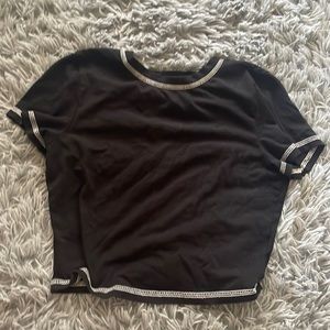 black crop tee